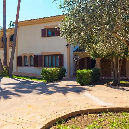Castellet Villa