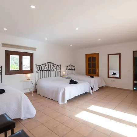 Castellet Villa *